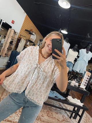 Sweet Floral Lace Trim Top