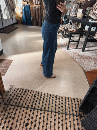 RISEN Twisted Seam Barrel Jeans