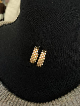 Val Oval Hoop Earring