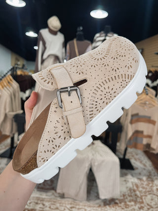 Eyelet Mule Platform - Cream